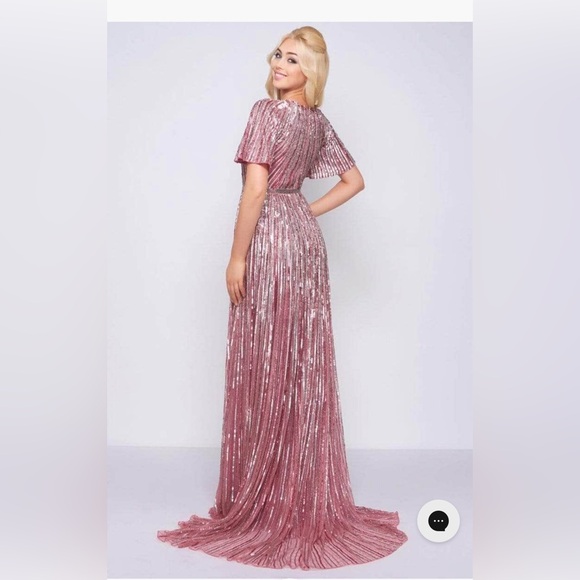 Bell sleeve ombré sequined gown - Picture 3 of 4